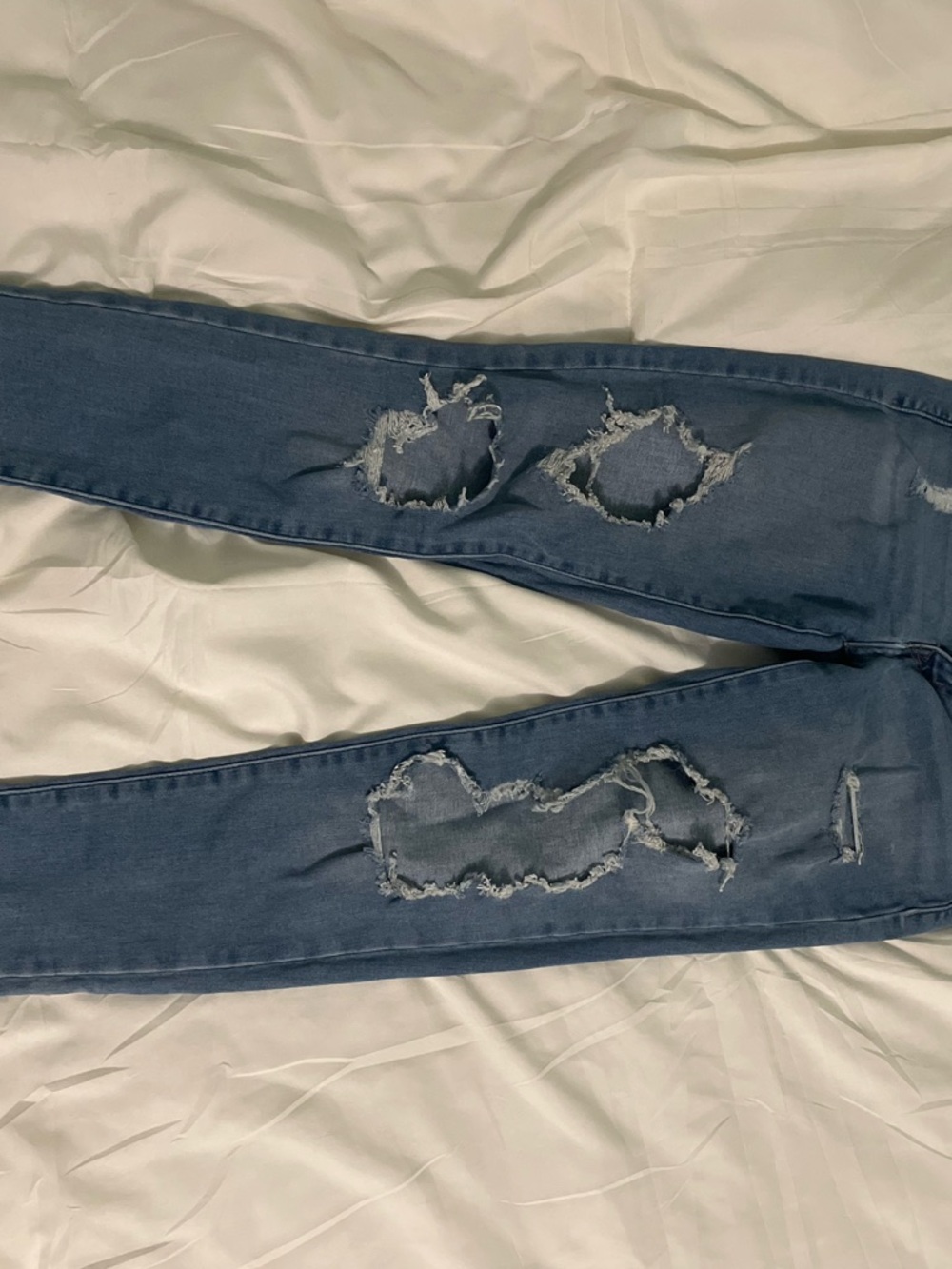 Aeropostale Women's Skinny Ripped Blue Jeans